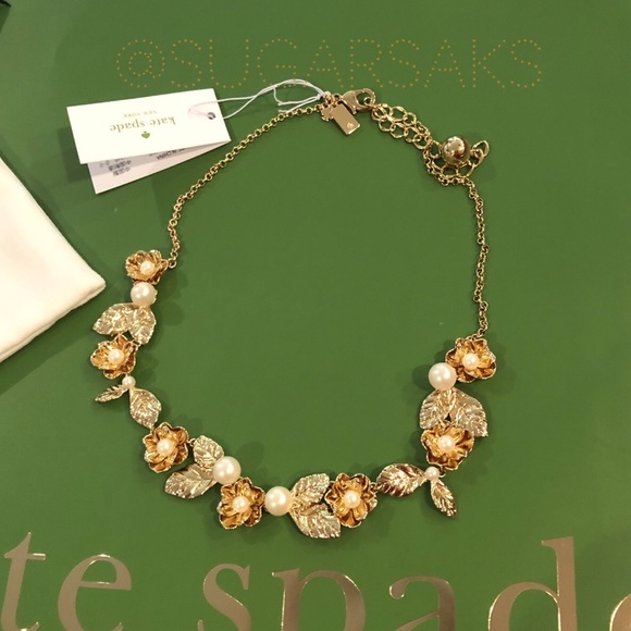 kate spade Jewelry - Kate Spade 🎉HP🎉Lavish Blooms Pearl Gold Necklace